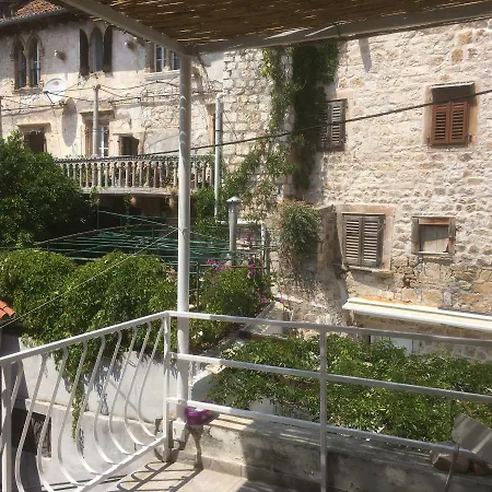 Kolbe Hvar Piazza *