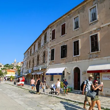 Kolbe Hvar Piazza Hvar Town