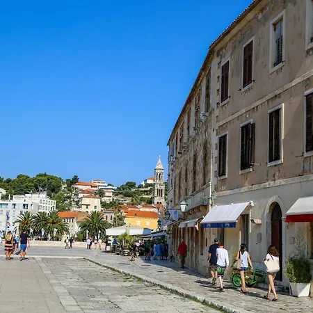 Kolbe Hvar Piazza *