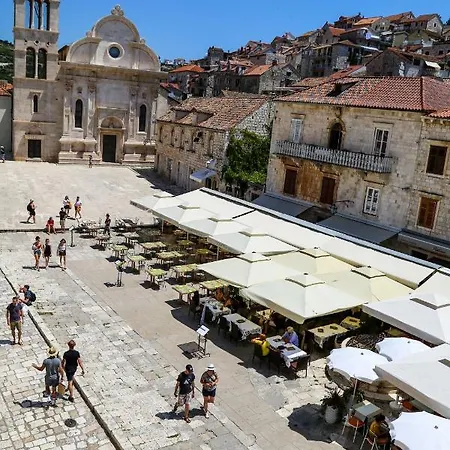 Hvar Piazza *