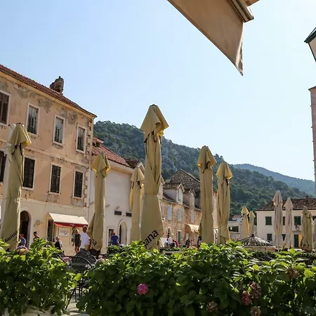 Hvar Piazza
