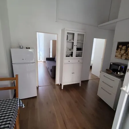 Kolbe Hvar Piazza * חוואר