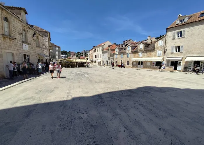 Kolbe Hvar Piazza 赫瓦尔