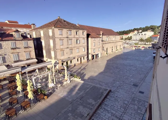 Kolbe Hvar Piazza 赫瓦尔