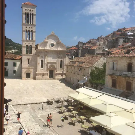 Kolbe Hvar Piazza Apartment